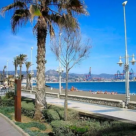 Reyna Apartamentos Malaga Exterior photo