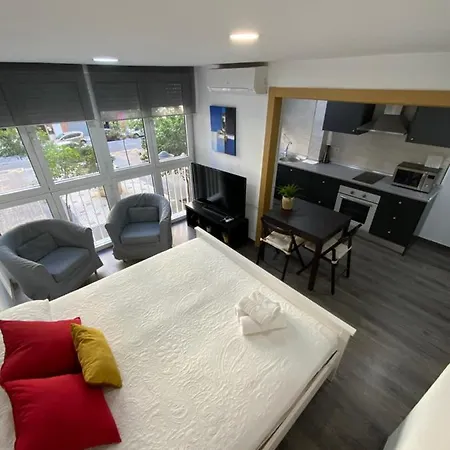 Reyna Apartamentos Malaga Exterior photo